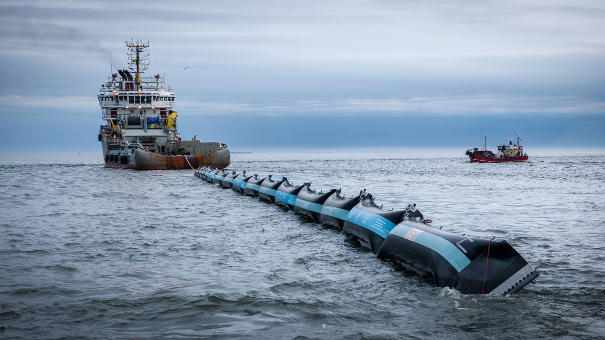 Tow-out North Sea Prototype June 23, 2016