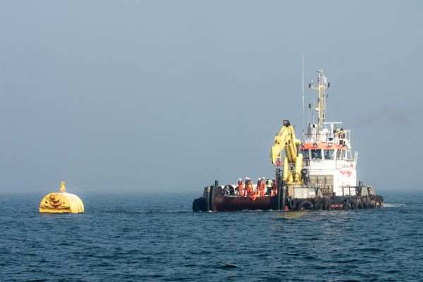 Deployment of the North Sea prototype in progress, August 2017.