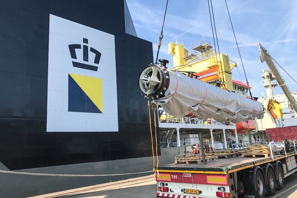 Loading the North Sea prototype onto deployment vessel, August 2017.