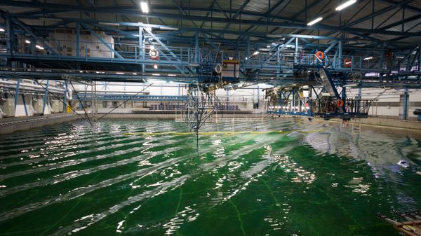 3D model tests at Marin, Wageningen (NL)
